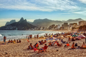 Conheça as 10 melhores praias do Brasil